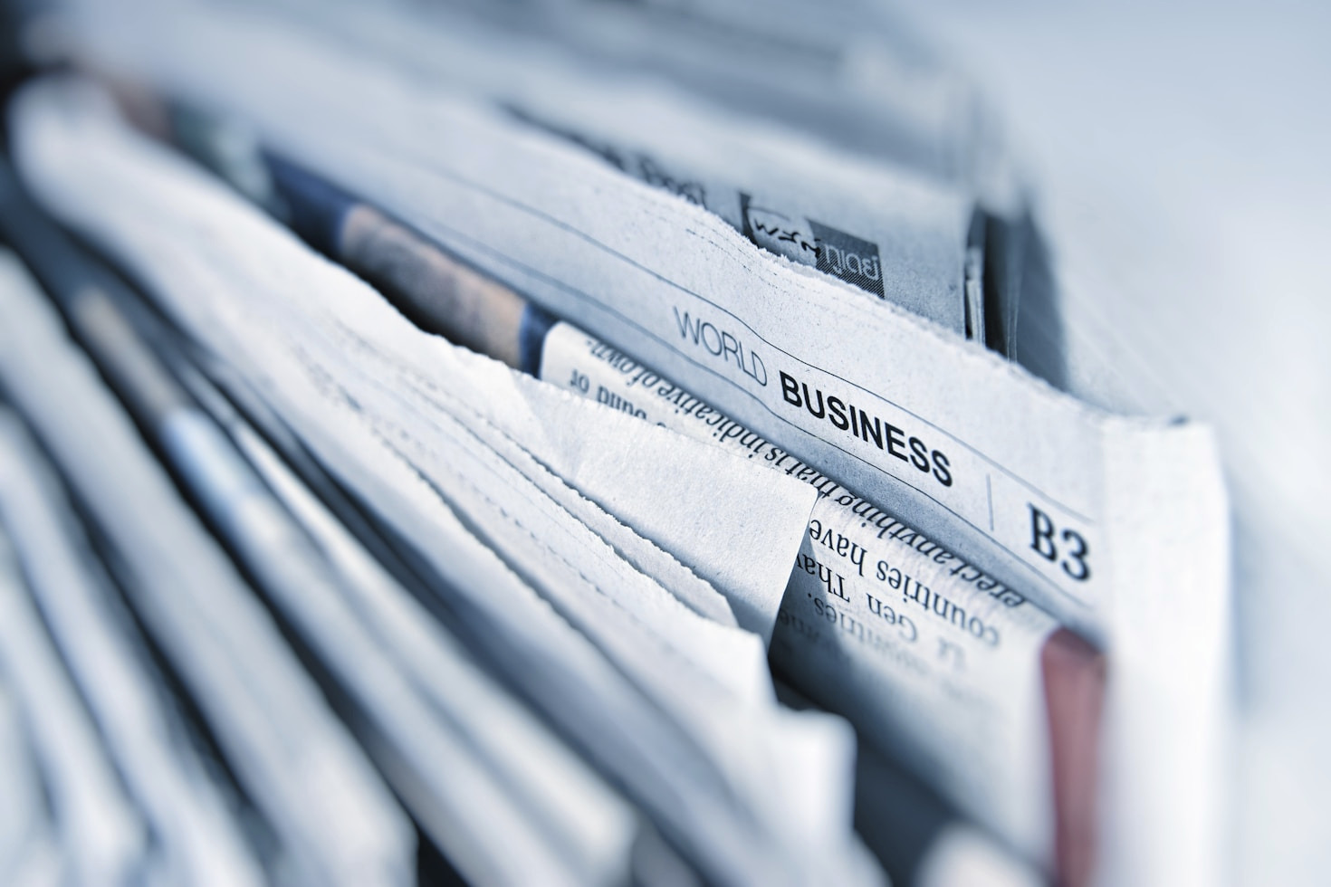 How to Navigate the World of Modern News